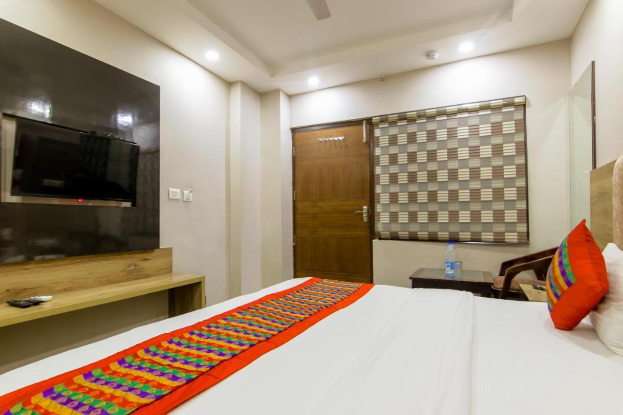 Anand - Delhi Hotel New Delhi
